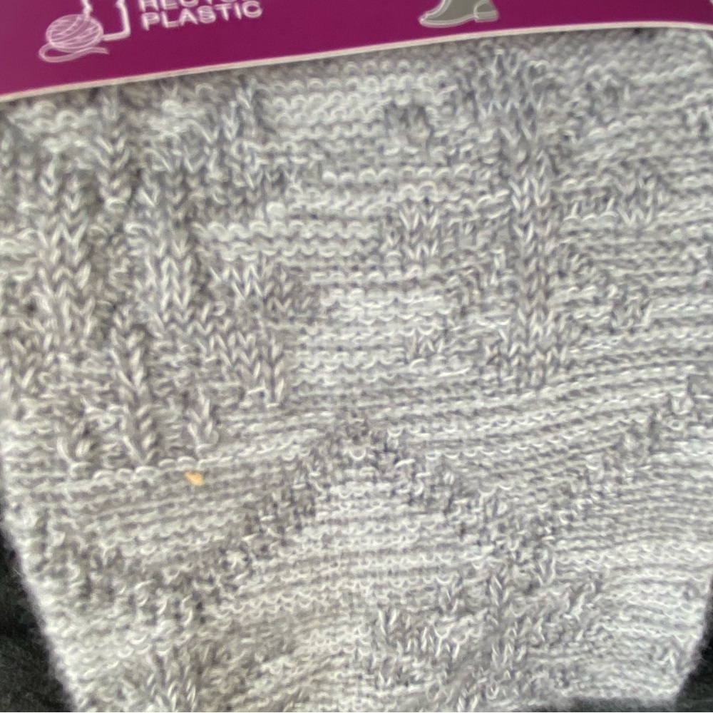 MUK LUKS Over the Knee Socks. Sz 6-11 - Picture 3 of 4